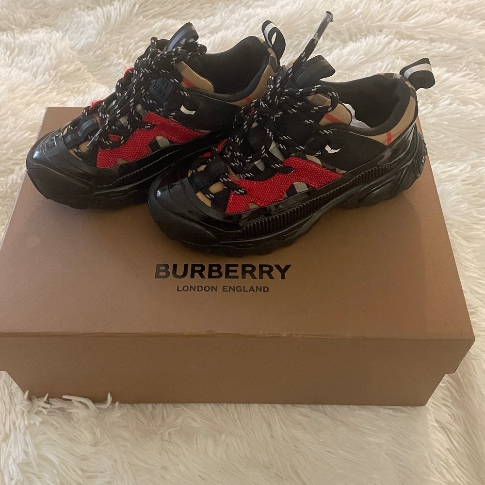 Boy burberry shoes